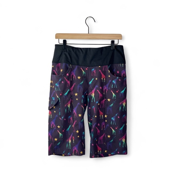 Shredly x SheJumps Limitless 14” Stretch Waistband High Rise Shorts - Picture 2 of 6